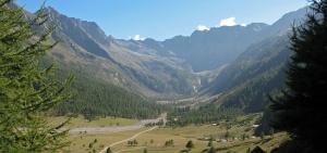 http://verticalife.it/images/outdoor-italy-products/trekking-piemonte-conca-del-pra-excursion/03-hiking-val-pellice-conca-del-pra.jpg